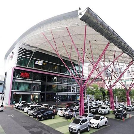 Siam Stadium Hostel Bangkok Dış mekan fotoğraf