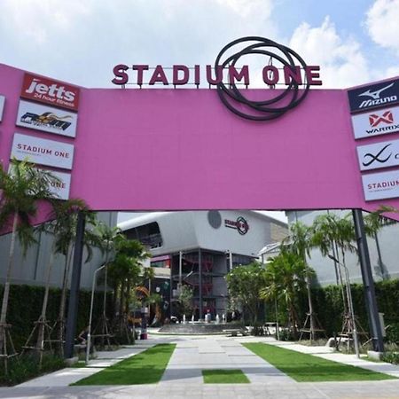 Siam Stadium Hostel Bangkok Dış mekan fotoğraf