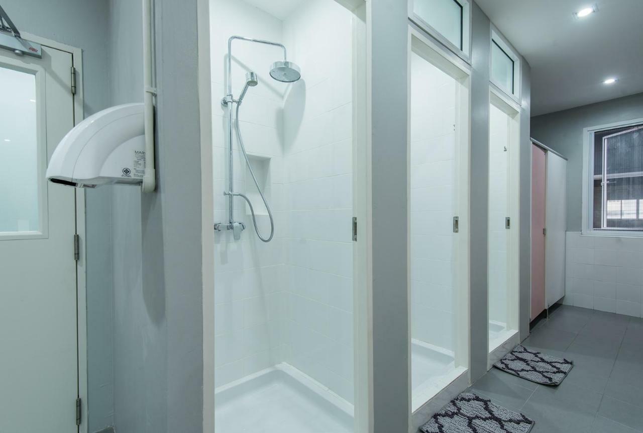 Siam Stadium Hostel Bangkok Dış mekan fotoğraf